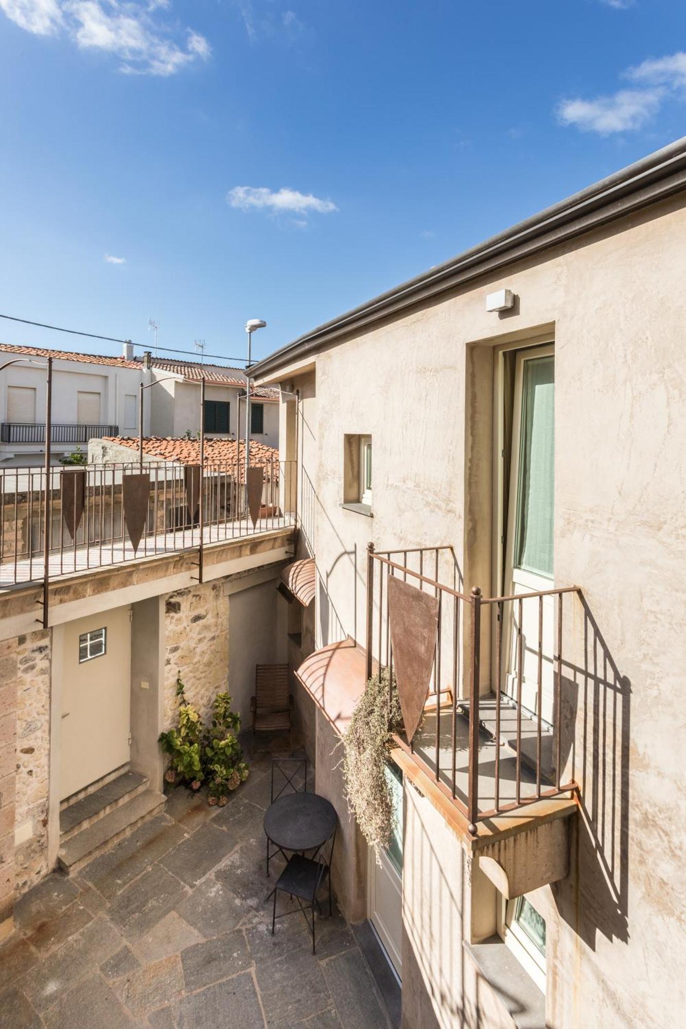 Il Cortiletto Hotel Maison Tresnuraghes Exterior foto
